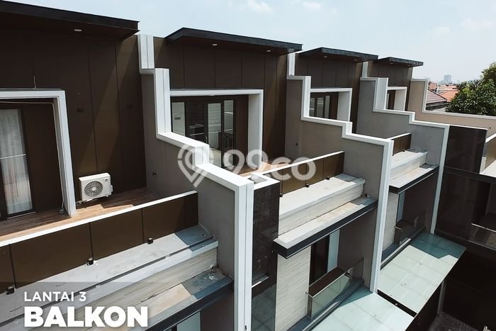 Dijual Rumah Premium dengan Fasilitas Sekitar Komplit di Sawahan, Surabaya Dijual Rumah Premium dengan Fasilitas Sekitar Komplit di Sawahan, Surabaya