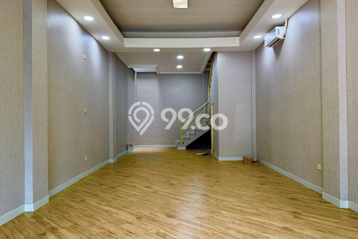 Dijual! Ruko di Taman Meruya Jakarta Barat LT 72m2 / LB 180m2 Kawasan Bisnis Dijual! Ruko di Taman Meruya Jakarta Barat LT 72m2 / LB 180m2 Kawasan Bisnis
