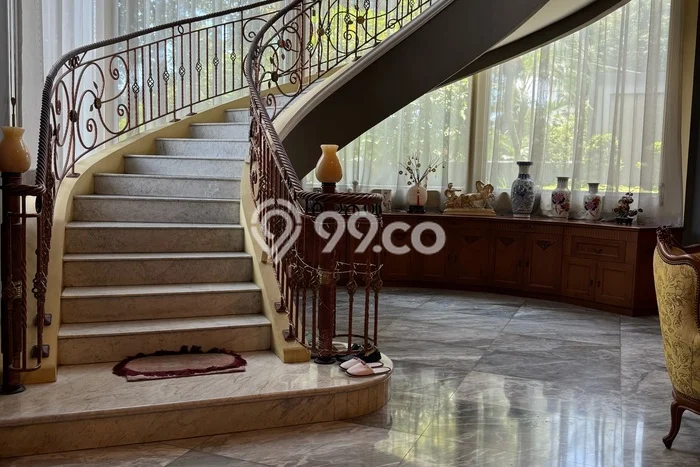 Hunian Mewah LB 450m2 Siap Pakai Desain Elegan di Intercon, Jakarta Barat Hunian Mewah LB 450m2 Siap Pakai Desain Elegan di Intercon, Jakarta Barat