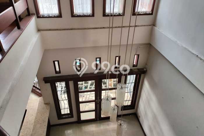 For Sale! Luxury House LT 331m2 Desain Elegan di Setiabudi For Sale! Luxury House LT 331m2 Desain Elegan di Setiabudi