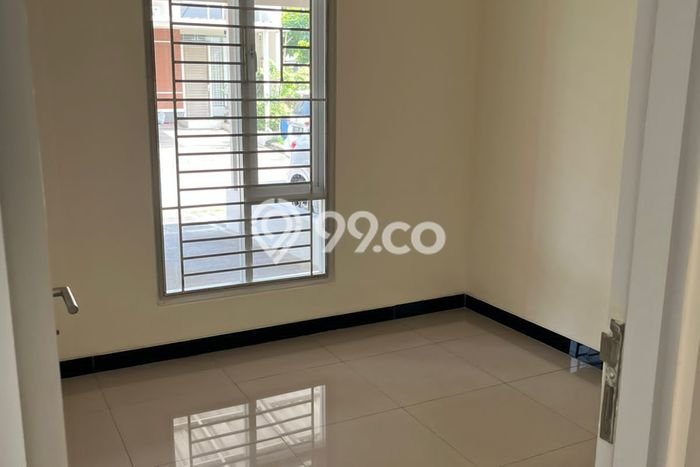Rumah di Taman Kopo Indah, Area Strategis, 1 KM Rumah di Taman Kopo Indah, Area Strategis, 1 KM