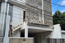 For Sale! Premium House LT 134m2 Desain Elegan di Kemang For Sale! Premium House LT 134m2 Desain Elegan di Kemang