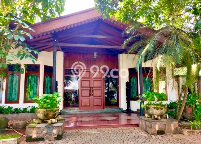 Rumah Tenang di , 5 KT, LT 697m2m² Bangunan 500m2m² Rumah Tenang di , 5 KT, LT 697m2m² Bangunan 500m2m²