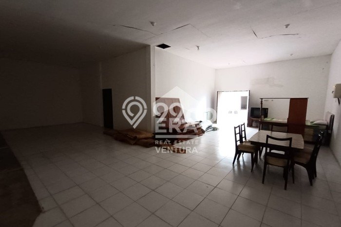 LOKASI PREMIUM! Gudang Kawasan Karangploso, Luas 794m2m², Akses Strategis LOKASI PREMIUM! Gudang Kawasan Karangploso, Luas 794m2m², Akses Strategis