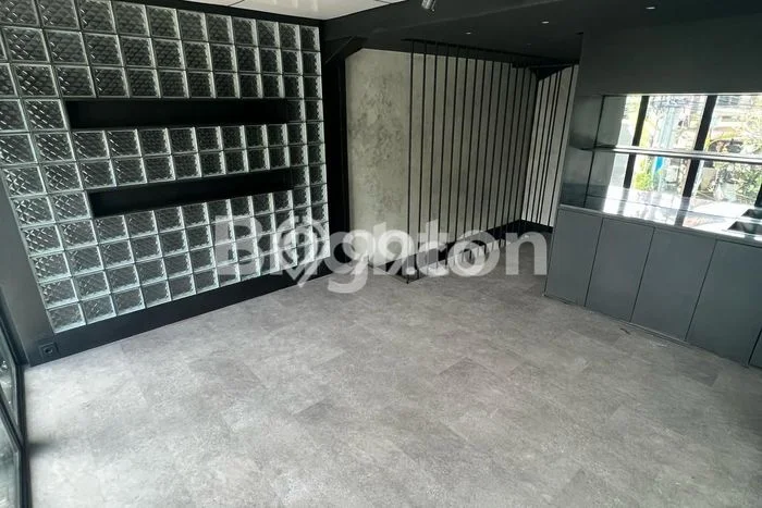 SEWA TERJANGKAU! Ruko Kawasan , Luas 100m2m², Lokasi Komersial SEWA TERJANGKAU! Ruko Kawasan , Luas 100m2m², Lokasi Komersial