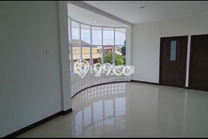 AREA SUPER PREMIUM! Ruko di Kuta, Luas 290m2m², Ramai Pembeli AREA SUPER PREMIUM! Ruko di Kuta, Luas 290m2m², Ramai Pembeli