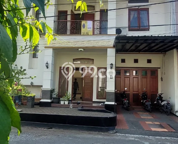 PREMIUM LIVING! Rumah di Pondok Bambu, 4 KT, Kawasan Prospektif, LT 211m² Bangunan 225m² PREMIUM LIVING! Rumah di Pondok Bambu, 4 KT, Kawasan Prospektif, LT 211m² Bangunan 225m²