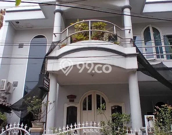 Rumah Modern 4 KT di Summarecon Bekasi Bekasi Semi Furnished Rumah Modern 4 KT di Summarecon Bekasi Bekasi Semi Furnished