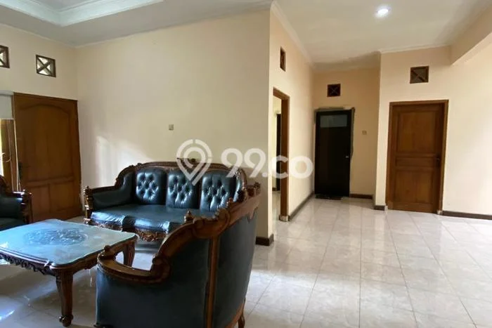 Lokasi strategis! Rumah siap pakai disewakan di Ngaglik LB 150m2 Lokasi strategis! Rumah siap pakai disewakan di Ngaglik LB 150m2