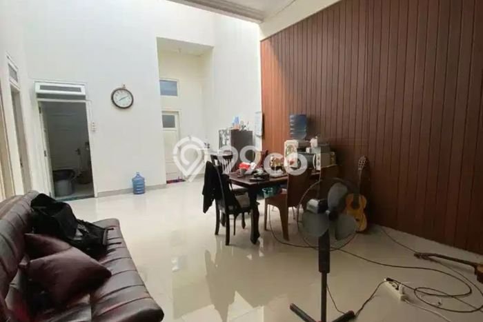 Rumah Modern 4 KT LT 160m2 di Mulyosari Rumah Modern 4 KT LT 160m2 di Mulyosari