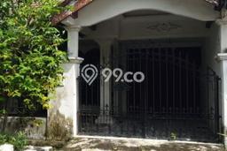 Rumah Modern Cantik 6 Kamar Bisa Langsung Pindah di Rungkut Rumah Modern Cantik 6 Kamar Bisa Langsung Pindah di Rungkut