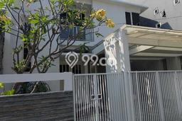 Hunian Mewah Siap Huni LT 165m2 di Jambangan, Surabaya Hunian Mewah Siap Huni LT 165m2 di Jambangan, Surabaya