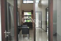 Sewa Rumah Murah di Citraland Surabaya dengan 3 Kamar Tidur Sewa Rumah Murah di Citraland Surabaya dengan 3 Kamar Tidur