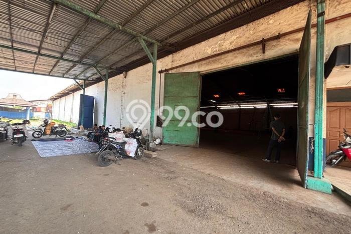 Unit Gudang Disewakan di Moch Toha di Area Ramai & Strategis Unit Gudang Disewakan di Moch Toha di Area Ramai & Strategis
