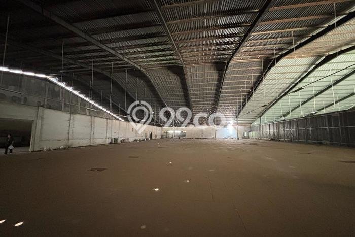 Unit Gudang Disewakan di Moch Toha di Area Ramai & Strategis Unit Gudang Disewakan di Moch Toha di Area Ramai & Strategis