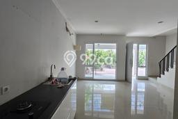 Lokasi strategis! Rumah siap pakai dikontrakkan di Cakung LB 107m2 Lokasi strategis! Rumah siap pakai dikontrakkan di Cakung LB 107m2