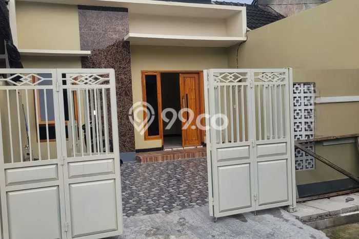 Dijual Rumah Strategis Bagus Punya 3 KT di Wiyung Surabaya SHM Dijual Rumah Strategis Bagus Punya 3 KT di Wiyung Surabaya SHM