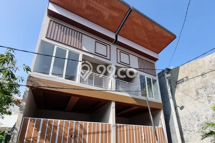 Jual Rumah Bagus Siap Huni LB 125m2 di Wiyung, Surabaya Jual Rumah Bagus Siap Huni LB 125m2 di Wiyung, Surabaya