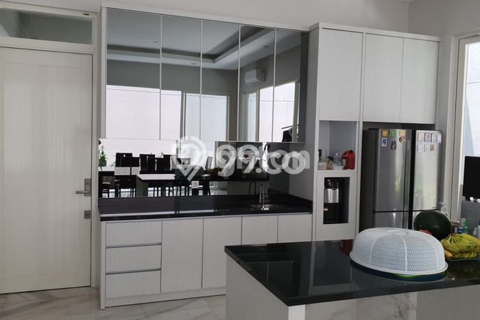 For Sale Rumah Mewah Exclusive di Sambikerep, Surabaya For Sale Rumah Mewah Exclusive di Sambikerep, Surabaya