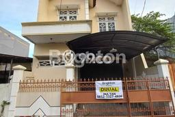 Hunian Cantik Modern Lb 200m2 di Gubeng, Surabaya Hunian Cantik Modern Lb 200m2 di Gubeng, Surabaya