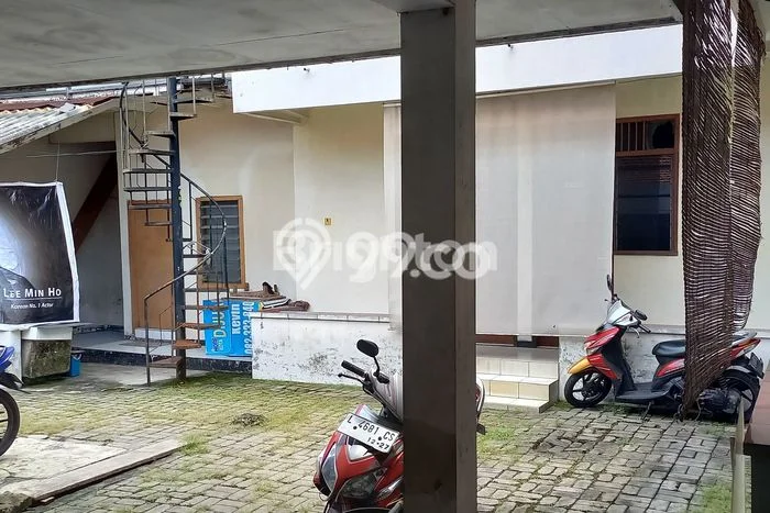 Rumah Eksklusif Siap Huni LT 490m2 di Tenggilis Mejoyo, Surabaya Rumah Eksklusif Siap Huni LT 490m2 di Tenggilis Mejoyo, Surabaya