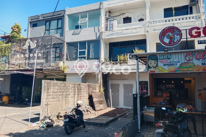 Disewakan Ruko di Kawasan Ramai Seminyak Luas 130m2 Disewakan Ruko di Kawasan Ramai Seminyak Luas 130m2