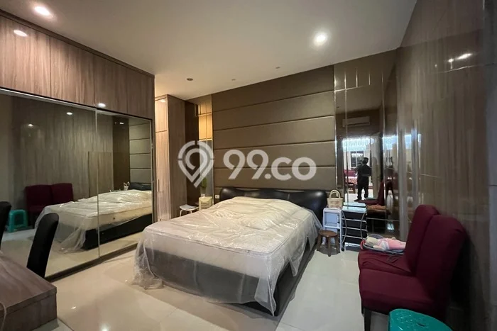 Ready to Use! Premium House LT 264m2 Desain Elegan di Pakuwon City Ready to Use! Premium House LT 264m2 Desain Elegan di Pakuwon City