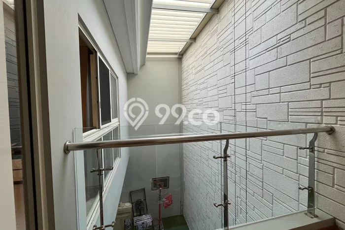 Ready to Use! Premium House LT 264m2 Desain Elegan di Pakuwon City Ready to Use! Premium House LT 264m2 Desain Elegan di Pakuwon City