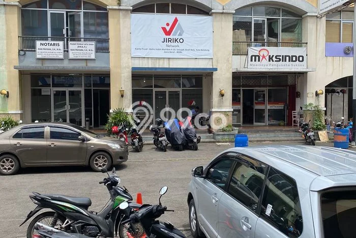Disewakan Ruko di Pusat Kota Bandung Ramai Strategis Disewakan Ruko di Pusat Kota Bandung Ramai Strategis