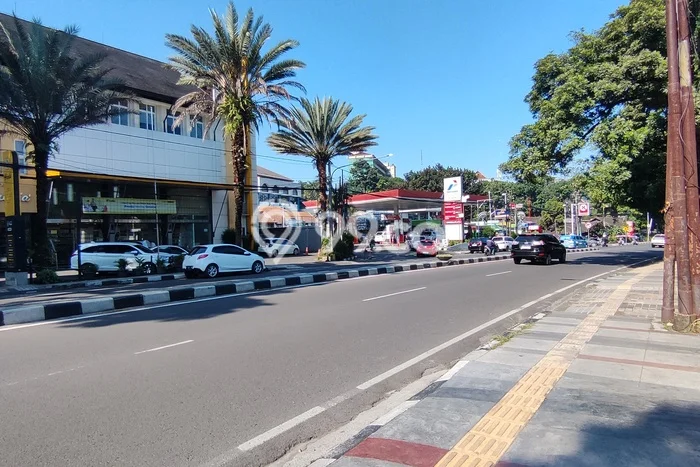 Kantor Disewa di Bandung dengan LB 900m2 Area Komersial Ramai Kantor Disewa di Bandung dengan LB 900m2 Area Komersial Ramai