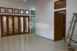 NEW LISTING! Rumah di , Ready, 4 KT, Dekat Bandung, Bandung, LT 285m2m² Bangunan 230m2m² NEW LISTING! Rumah di , Ready, 4 KT, Dekat Bandung, Bandung, LT 285m2m² Bangunan 230m2m²