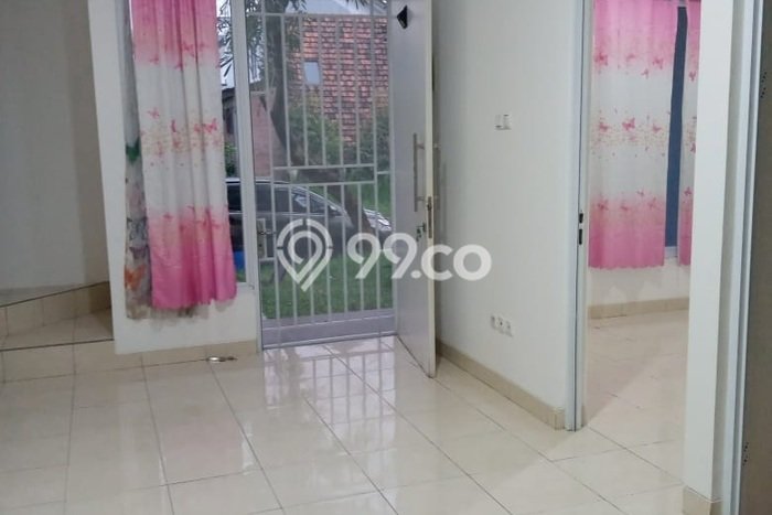 Jual Rumah Eksklusif 3 KT di Legenda Wisata, Jakarta Timur Jual Rumah Eksklusif 3 KT di Legenda Wisata, Jakarta Timur