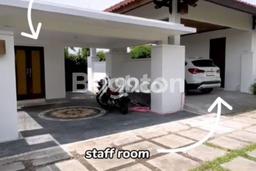 LOKASI TERBAIK! Vila Kawasan , Ukuran 1500m2m², Area Strategis dengan jalan mudah LOKASI TERBAIK! Vila Kawasan , Ukuran 1500m2m², Area Strategis dengan jalan mudah