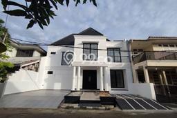 Rumah Luxury Modern Siap Huni di Bintaro Tangerang Selatan Rumah Luxury Modern Siap Huni di Bintaro Tangerang Selatan