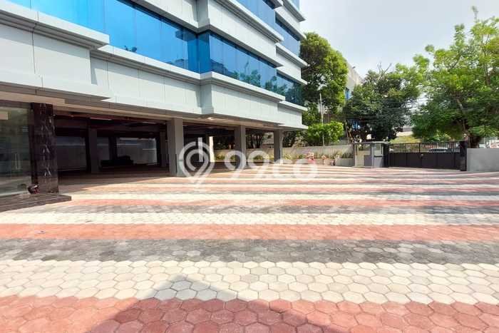 Kantor Disewa di Jakarta Selatan dengan LB 2750m2 Area Komersial Ramai Kantor Disewa di Jakarta Selatan dengan LB 2750m2 Area Komersial Ramai