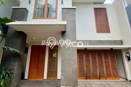 Hunian Mewah LB 600m2 Siap Huni Desain Elegan di Kemang, Jakarta Selatan Hunian Mewah LB 600m2 Siap Huni Desain Elegan di Kemang, Jakarta Selatan