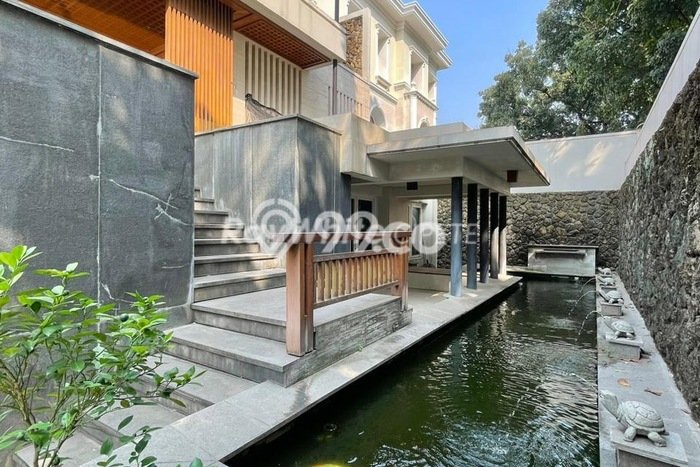 Jual Rumah Mewah Megah Dengan View Eksklusif di Pondok Indah, Jakarta Selatan Jual Rumah Mewah Megah Dengan View Eksklusif di Pondok Indah, Jakarta Selatan