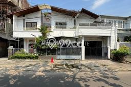 Rumah Dengan Harga Terbaik LT 423m² Lokasi Strategis di Jantung Kota Kebayoran Baru, Jakarta Selatan Rumah Dengan Harga Terbaik LT 423m² Lokasi Strategis di Jantung Kota Kebayoran Baru, Jakarta Selatan
