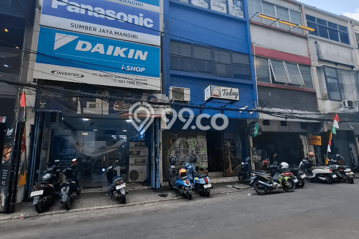 Ruko Dijual di Jakarta Selatan LT 60m2 & LB 180m2 Lokasi Terbaik! Ruko Dijual di Jakarta Selatan LT 60m2 & LB 180m2 Lokasi Terbaik!