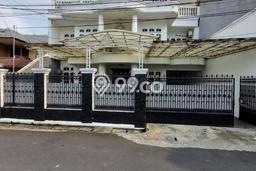 For Sale! Premium House LT 300m2 Desain Elegan di Pejaten For Sale! Premium House LT 300m2 Desain Elegan di Pejaten