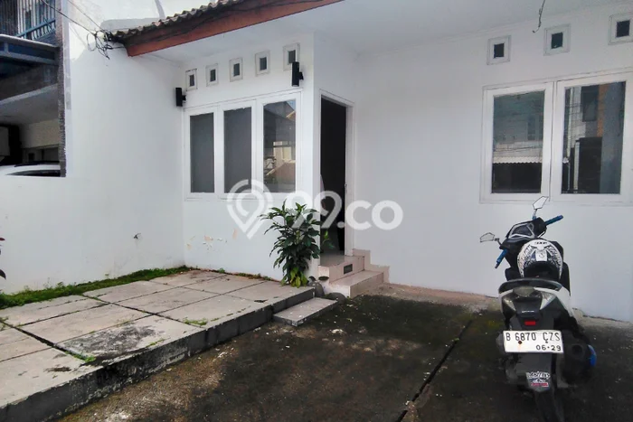 Ready to Use! Premium House LT 109m2 Desain Elegan di Lebak Bulus Ready to Use! Premium House LT 109m2 Desain Elegan di Lebak Bulus