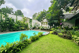 Ready to Use! Luxury House LT 1000m2 Desain Elegan di Pejaten Ready to Use! Luxury House LT 1000m2 Desain Elegan di Pejaten