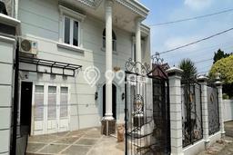 Rumah Nyaman 4 KT di Cilandak, Jakarta Selatan - Luas Tanah 185m² Rumah Nyaman 4 KT di Cilandak, Jakarta Selatan - Luas Tanah 185m²
