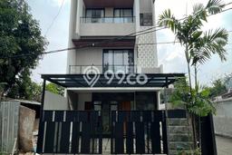 For Sale! Premium House LT 136m2 Desain Modern di Ampera For Sale! Premium House LT 136m2 Desain Modern di Ampera
