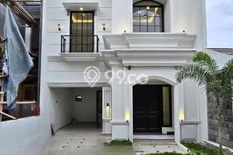 Siap Huni Rumah Mewah 5 Kamar di Jagakarsa Dekat ke Mana Pun Siap Huni Rumah Mewah 5 Kamar di Jagakarsa Dekat ke Mana Pun