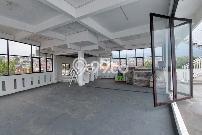 Rumah Luas Tanah 1200m2m² di , Bandung - Lokasi Strategis Rumah Luas Tanah 1200m2m² di , Bandung - Lokasi Strategis