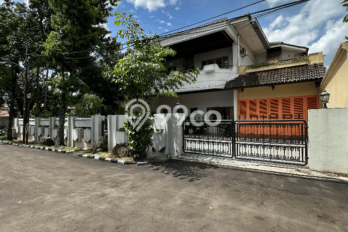 Rumah Elit Modern Siap Huni di Ragunan Jakarta Selatan Rumah Elit Modern Siap Huni di Ragunan Jakarta Selatan