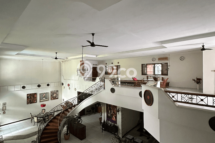 Rumah Elit Modern Siap Huni di Ragunan Jakarta Selatan Rumah Elit Modern Siap Huni di Ragunan Jakarta Selatan