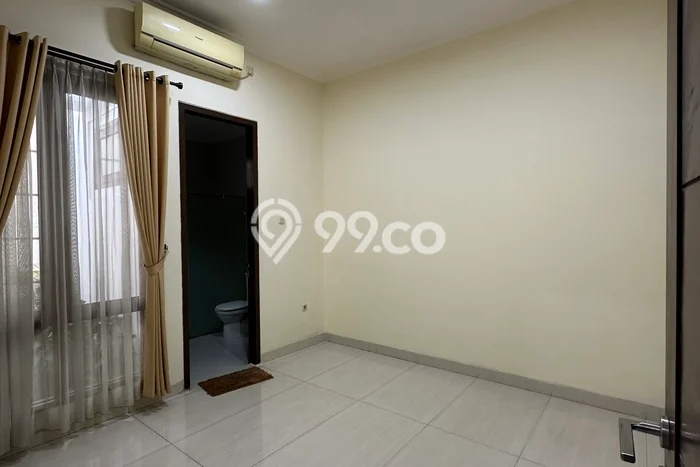 Disewakan Rumah Murah di Cipete Jakarta Selatan dengan 4 KT Disewakan Rumah Murah di Cipete Jakarta Selatan dengan 4 KT