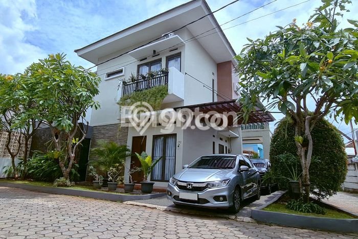 Hunian Eksklusif Siap Huni LT 145m2 di Ciracas, Jakarta Timur Hunian Eksklusif Siap Huni LT 145m2 di Ciracas, Jakarta Timur
